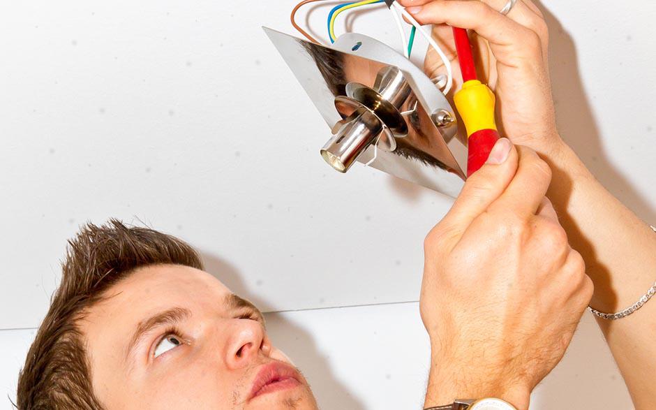 recherche électricien bâtiment Paris 17